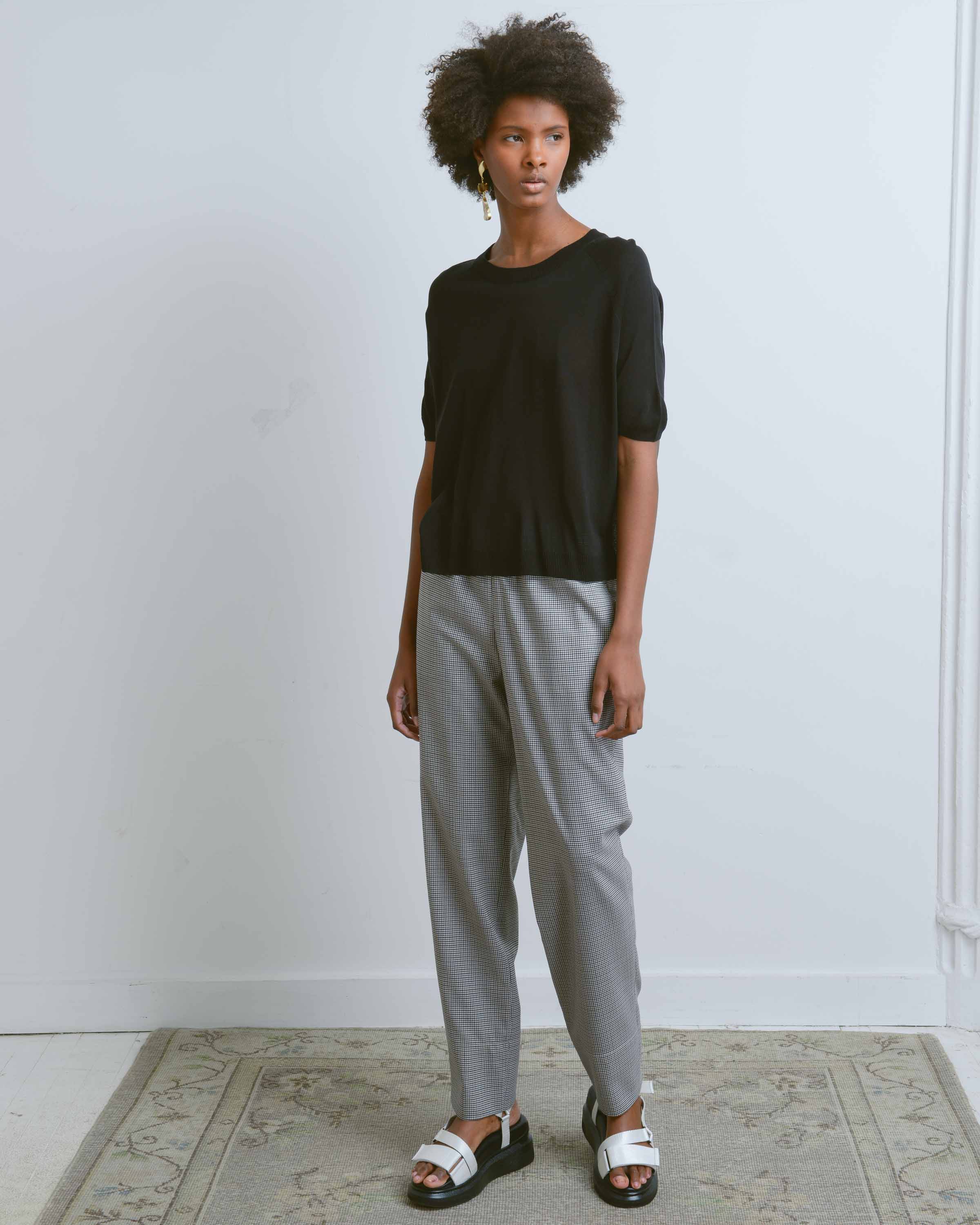 Black Boxy Pullover Fine Knit